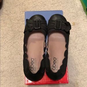 Abeo black flats